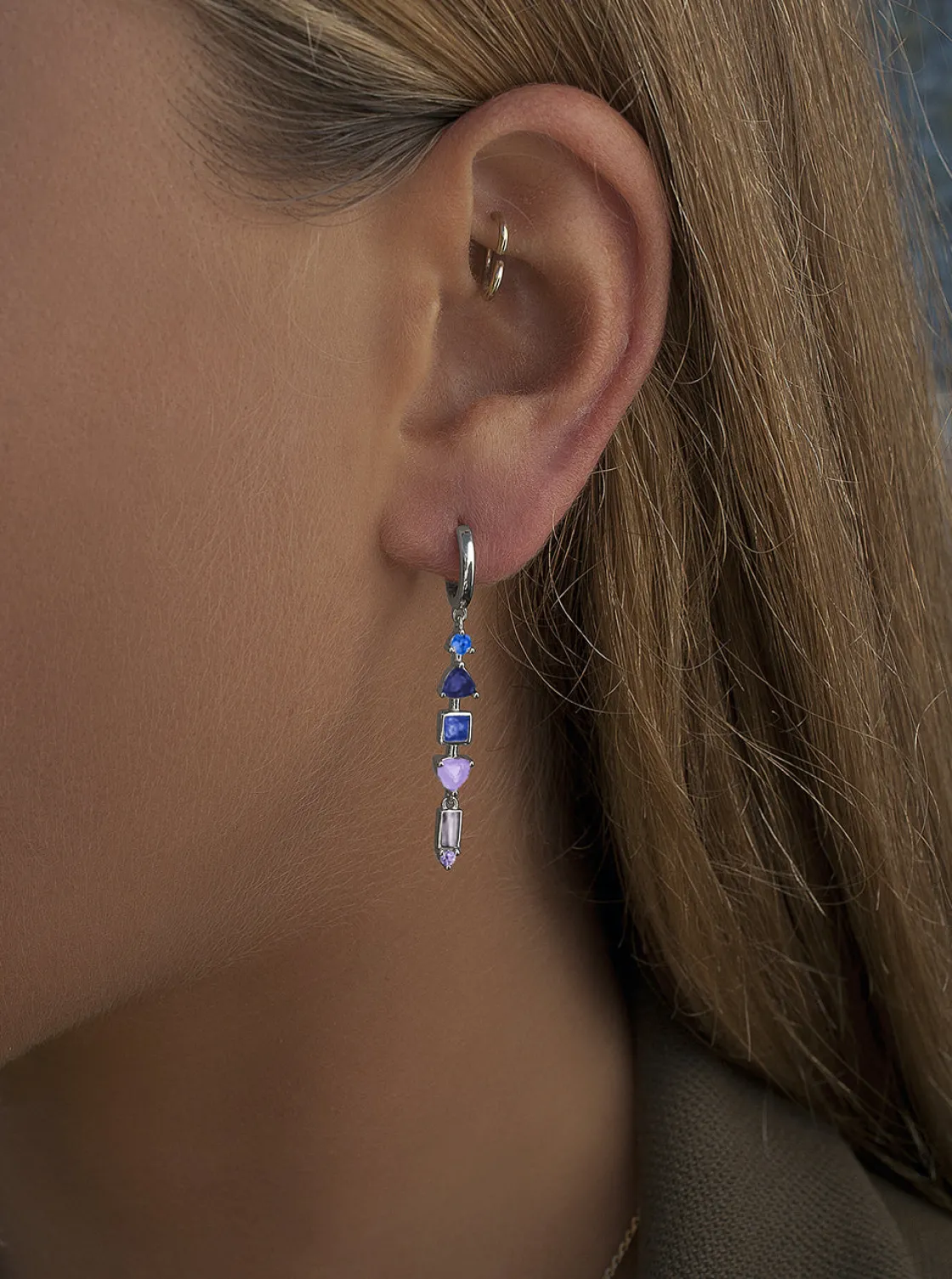 Pendientes Con Colgantes | LINEARGENT Pendientes con colgantes diseño aro con gemas tono azul