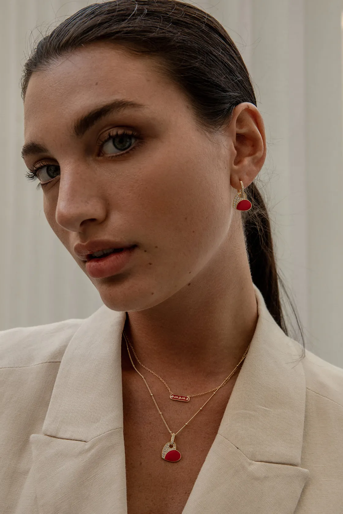 Pendientes Con Colgantes | LINEARGENT Pendientes con colgantes diseño corazón de esmalte rojo