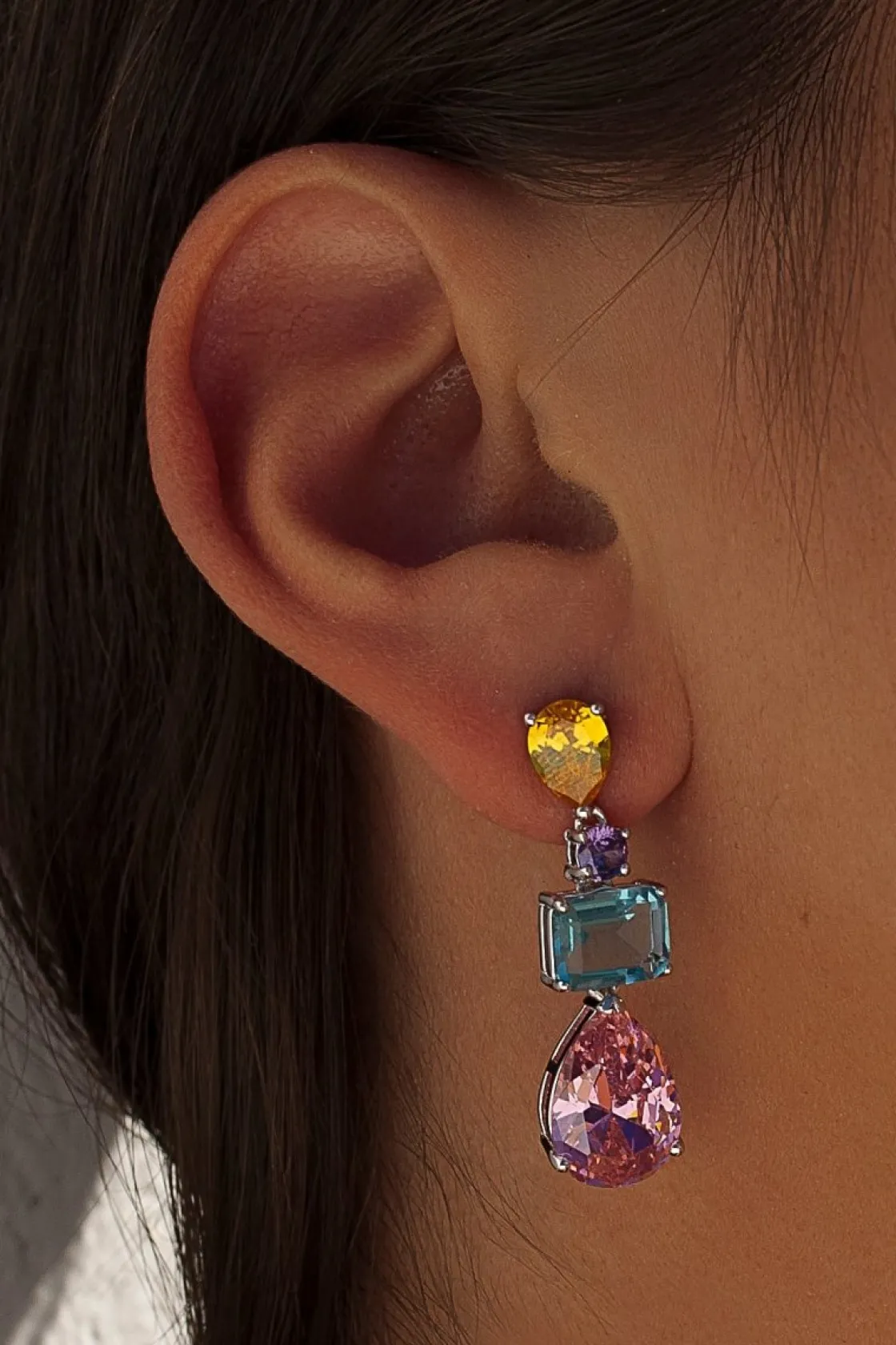 Pendientes Largos | Pendientes De Piedras De Colores | LINEARGENT Pendientes de piedras de colores diseño colgante con gemas