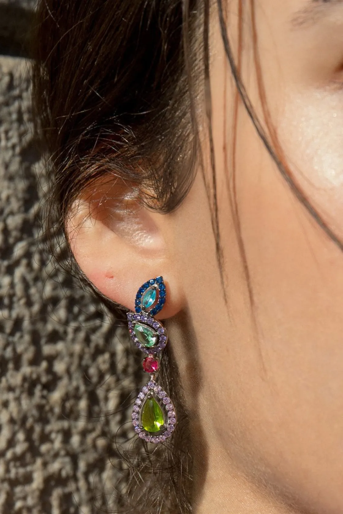 Pendientes Largos | Pendientes De Piedras De Colores | LINEARGENT Pendientes de piedras de colores diseño desigual brillantes