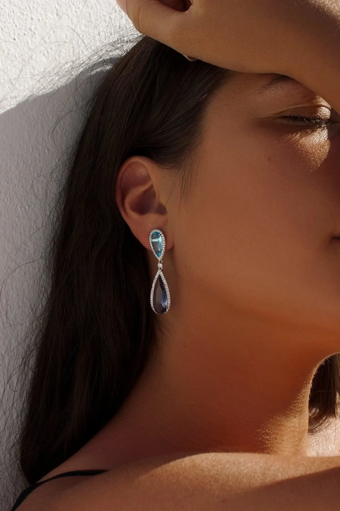 Pendientes Largos | Pendientes De Piedras De Colores | LINEARGENT Pendientes de piedras de colores diseño lágrima con circonitas