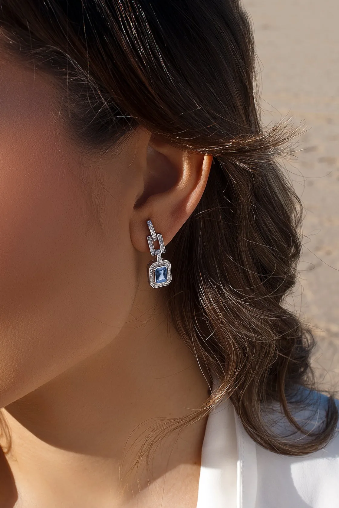 Pendientes De Piedras De Colores | LINEARGENT Pendientes de piedras de colores diseño octogonal tono calcedonia