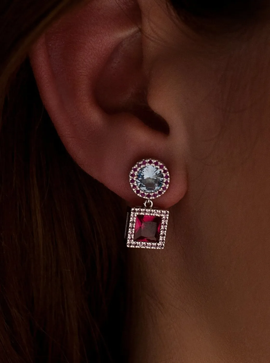 Pendientes De Piedras De Colores | LINEARGENT Pendientes de piedras de colores diseño redondo y cuadrado con circonitas