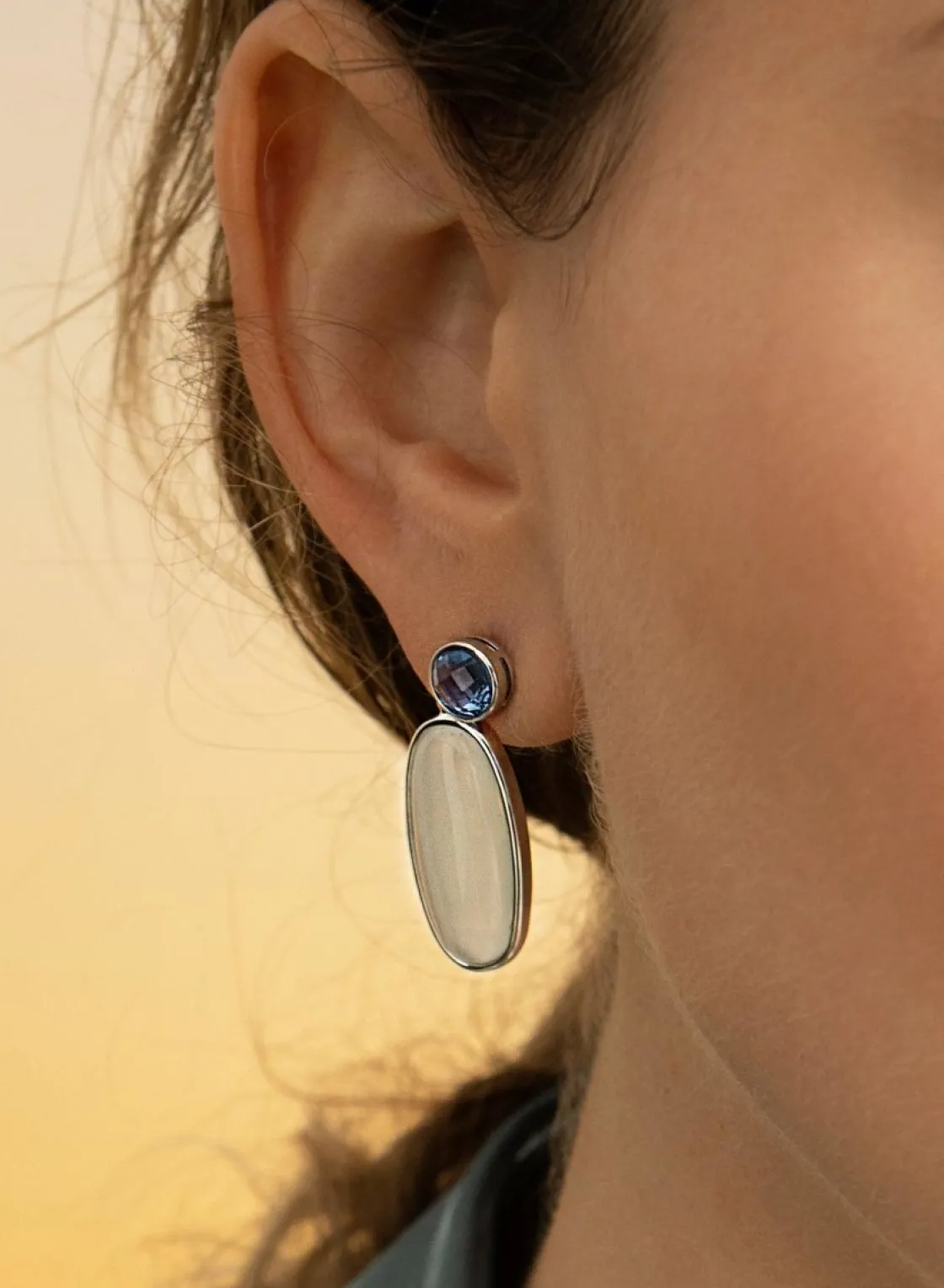 Pendientes Largos | Pendientes De Piedras De Colores | LINEARGENT Pendientes de piedras de colores plata diseño largo ovalado en verde