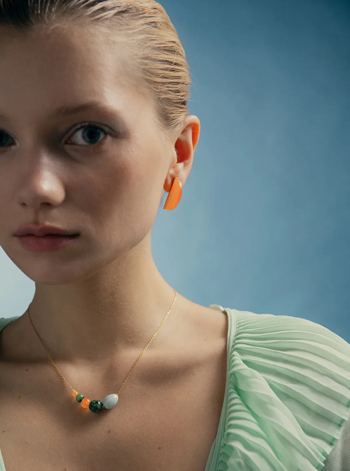 Pendientes Originales | Pendientes De Piedra Natural | LINEARGENT Pendientes en piedra tono naranja en forma de medio circulo