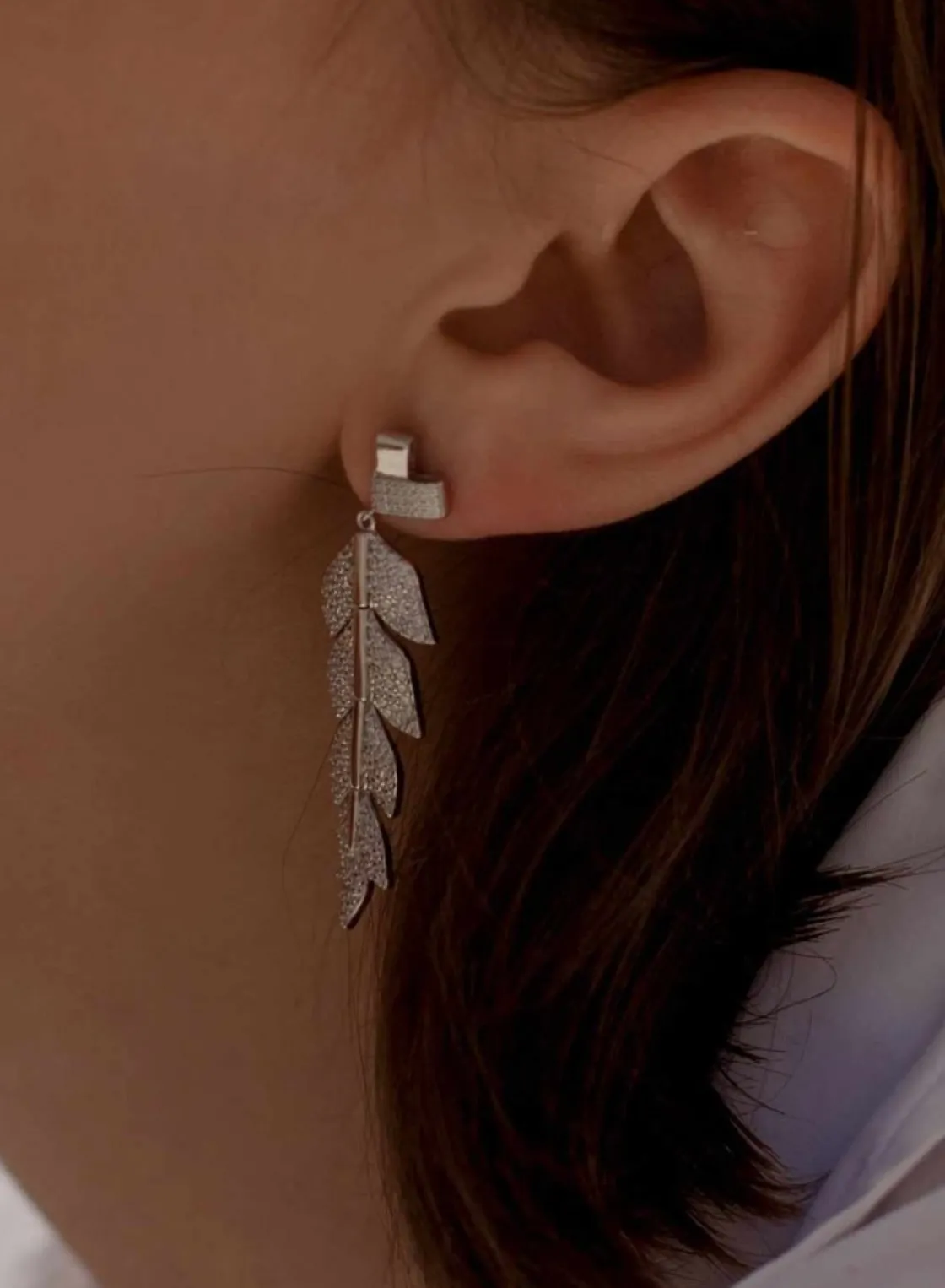 Pendientes Largos | LINEARGENT Pendientes largos plata brillantes con diseño de hoja