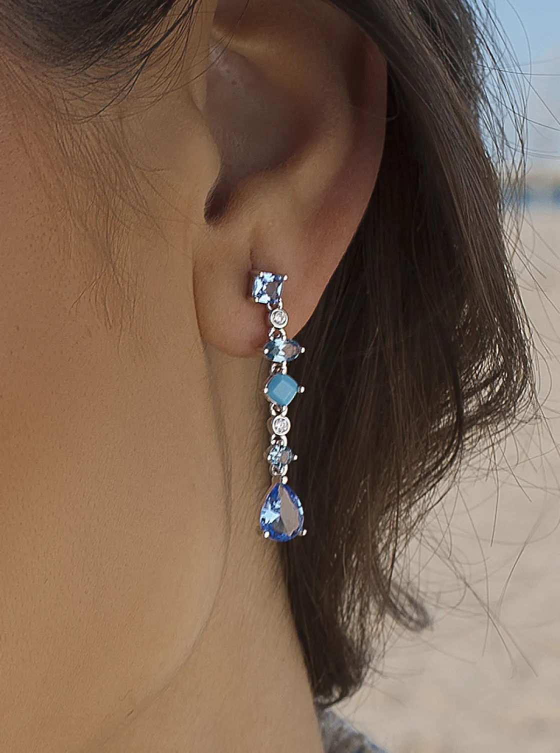Pendientes Largos | Pendientes De Piedras De Colores | LINEARGENT Pendientes largos con gemas en tonos azules en diferentes formas