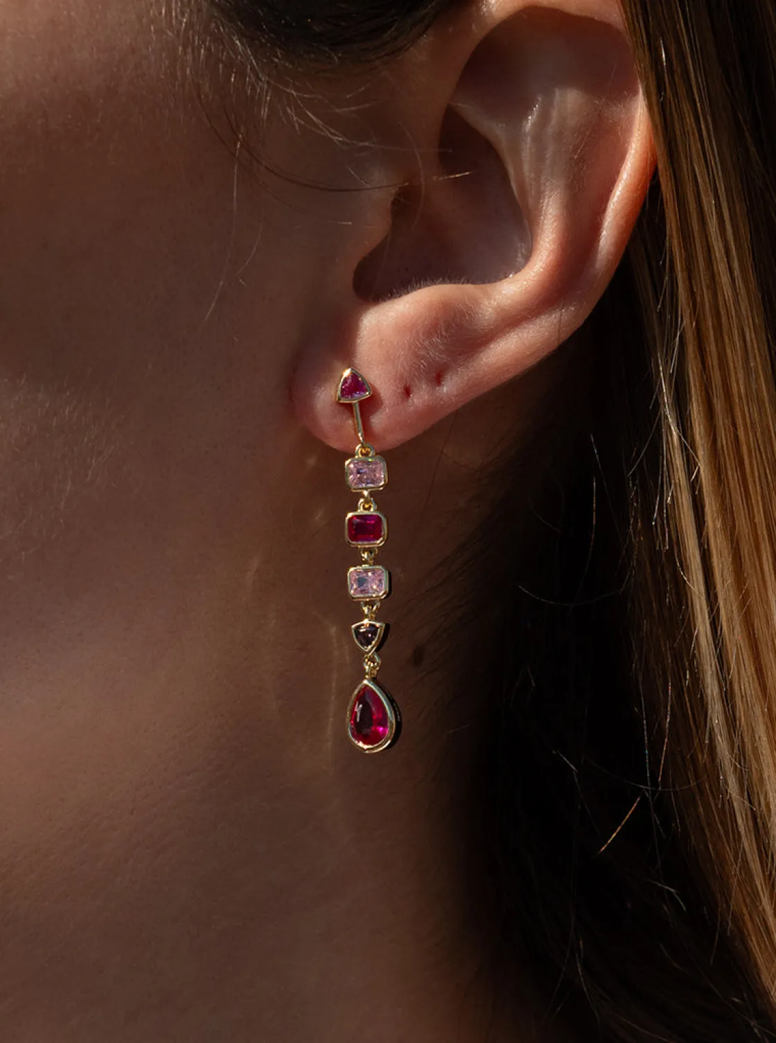 Pendientes Largos | Pendientes De Piedras De Colores | LINEARGENT Pendientes largos con piedras diferentes formas en tonos rosa