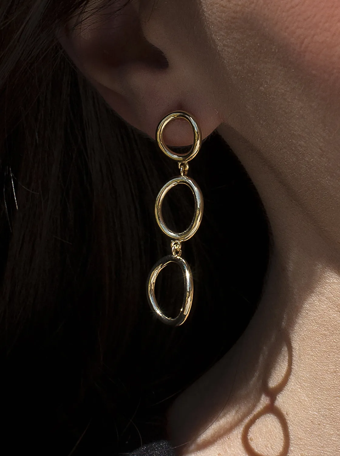 Pendientes Largos | LINEARGENT Pendientes largos de plata bañada en oro diseño circular