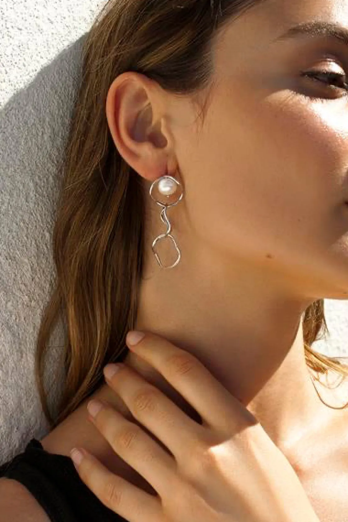 Pendientes Largos | Pendientes Perlas | LINEARGENT Pendientes largos detalle perla diseño de tres aros