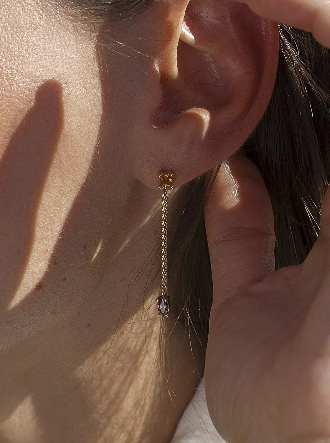 Pendientes Largos | LINEARGENT Pendientes largos diseño cadenas con gemas multicolor