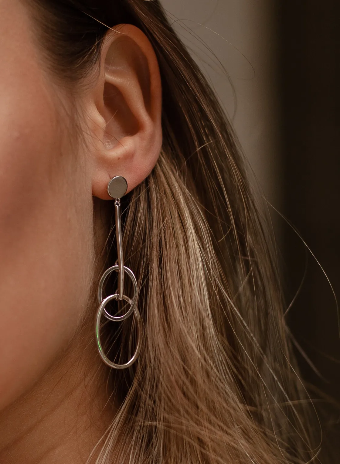 Pendientes Largos | LINEARGENT Pendientes largos diseño doble aro entrelazado