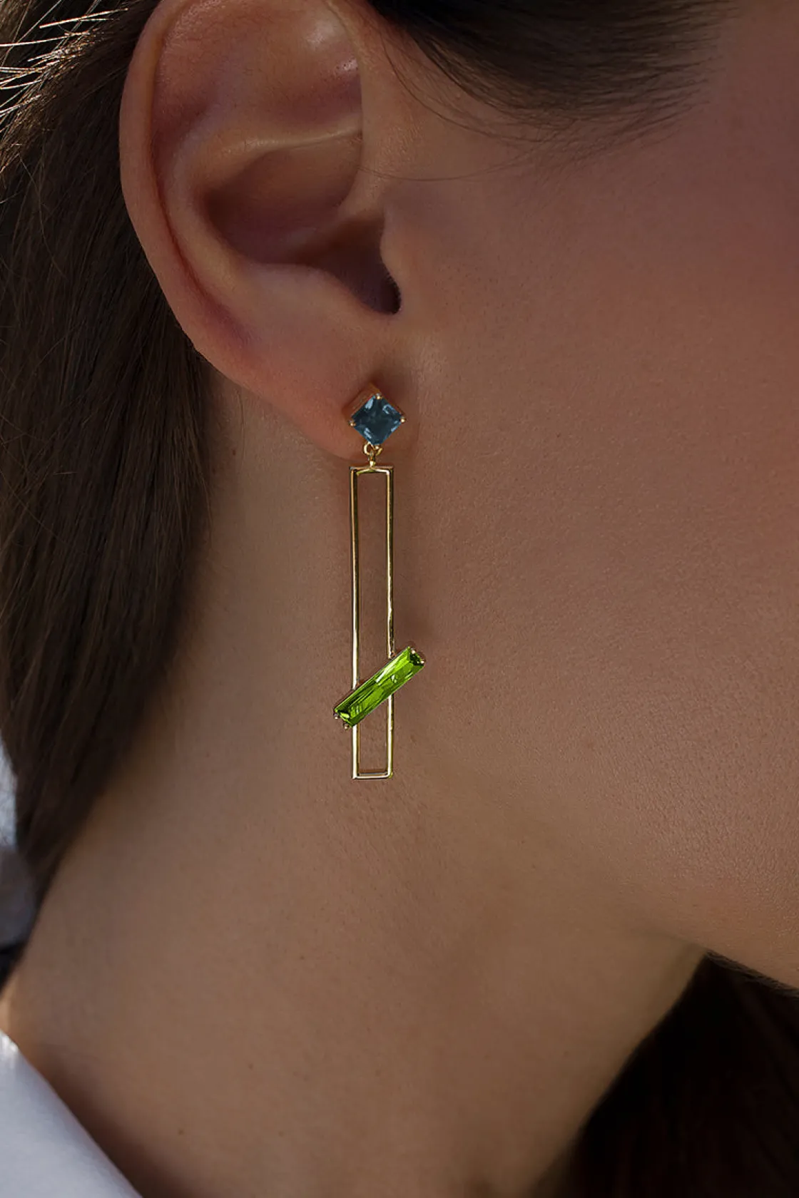Pendientes Largos | LINEARGENT Pendientes largos diseño rectangular gemas tono pistacho