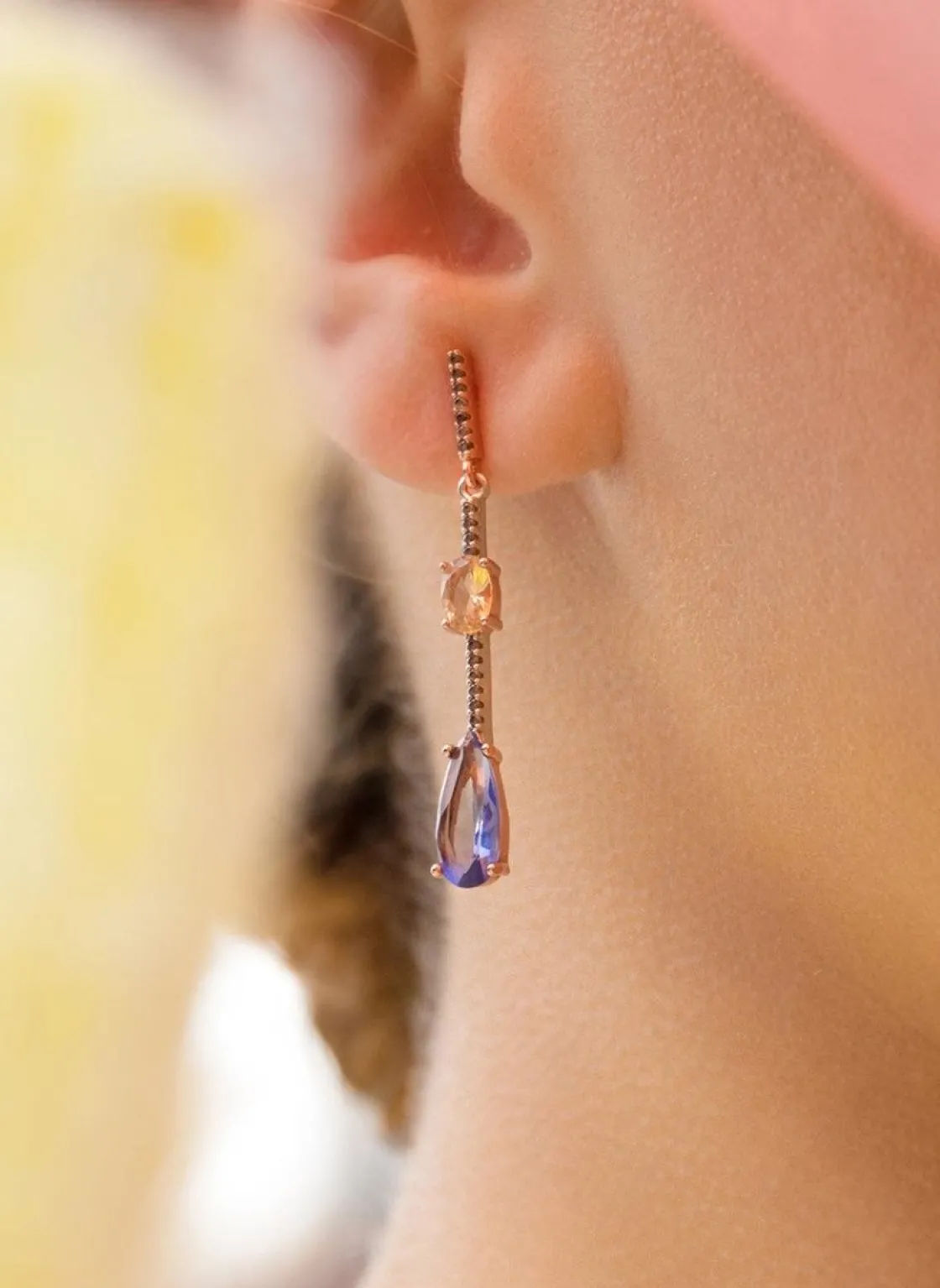 Pendientes Originales | Pendientes Largos | LINEARGENT Pendientes largos finos de plata diseño stik con detalles en rosa