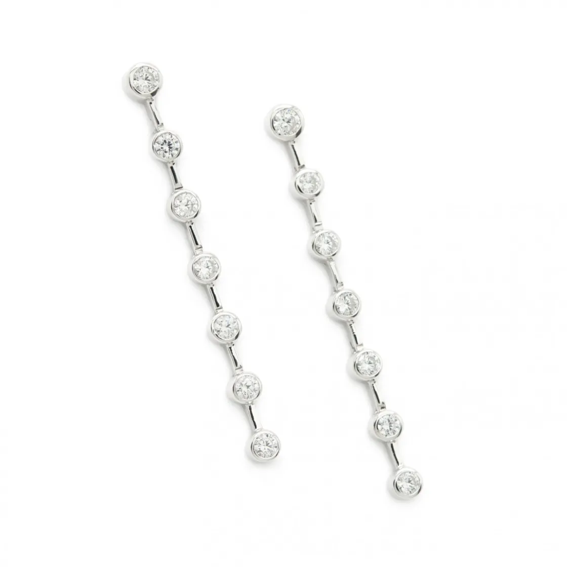 Pendientes Largos | LINEARGENT Pendientes largos finos diseño lineal con circonitas