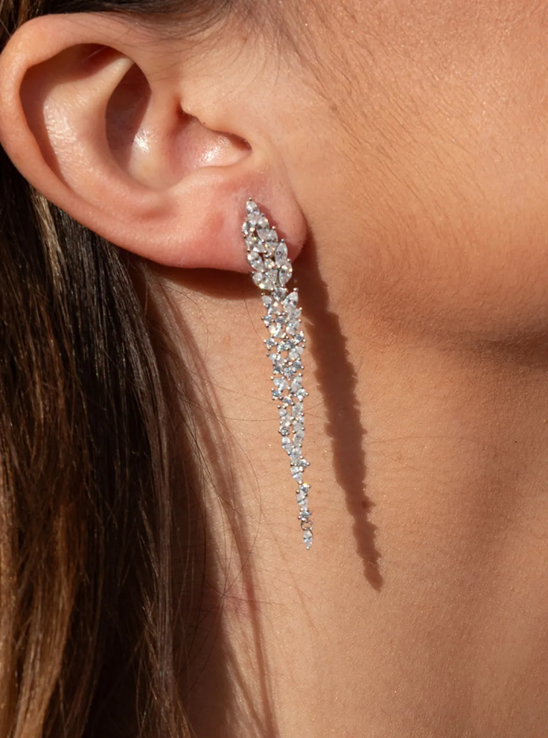 Pendientes Largos | LINEARGENT Pendientes largos novia con circonitas diseño floral