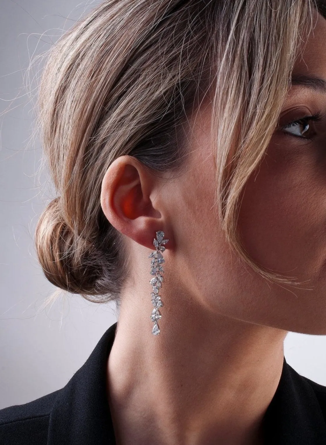 Pendientes Largos | LINEARGENT Pendientes largos novia diseño floral con cuarzos adamantinos