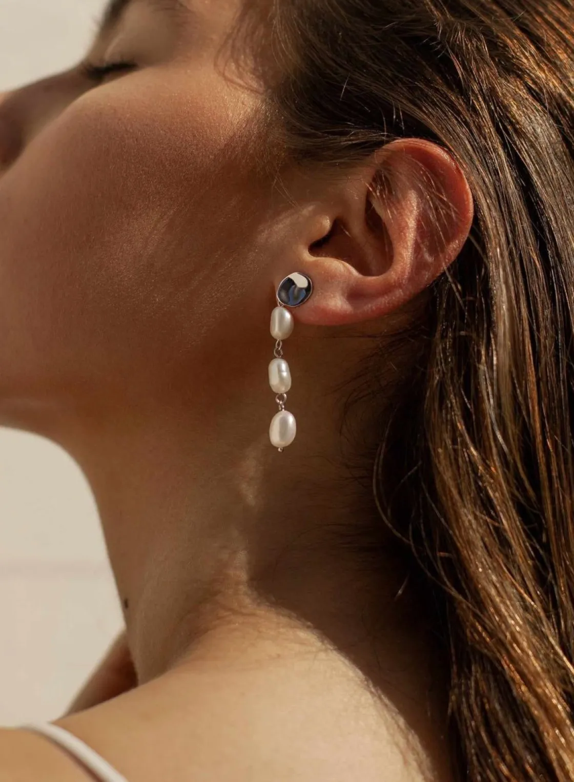 Pendientes Perlas | LINEARGENT Pendientes largos perlas diseño líquido irregular