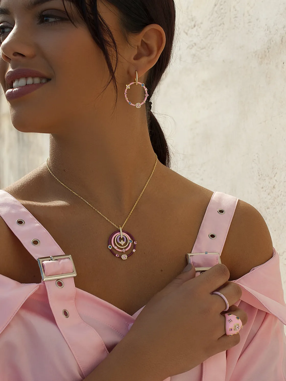 Pendientes Originales | LINEARGENT Pendientes originales con gemas estilo aro de esmalte rosa