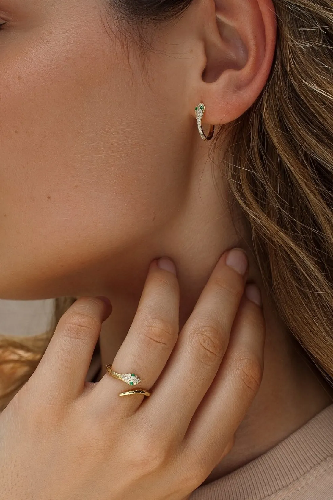 Pendientes Aro | LINEARGENT Pendientes originales de plata de silueta de serpiente con circonitas engastadas