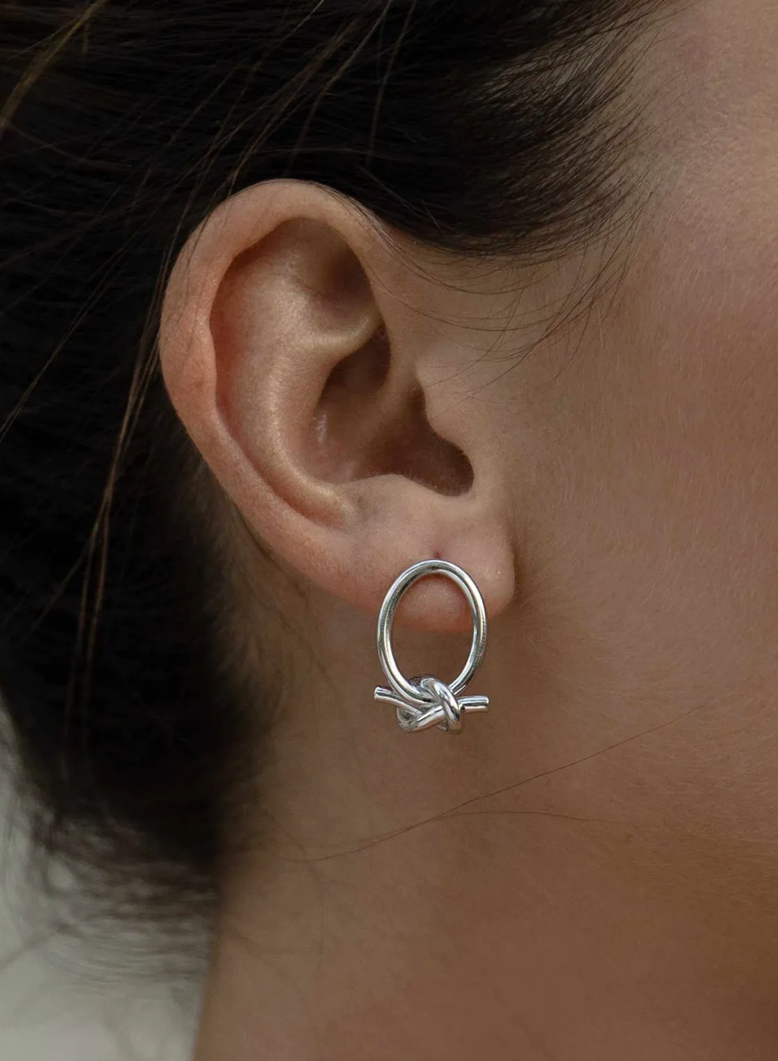 Pendientes Originales | LINEARGENT Pendientes originales de plata diseño nudo pequeño