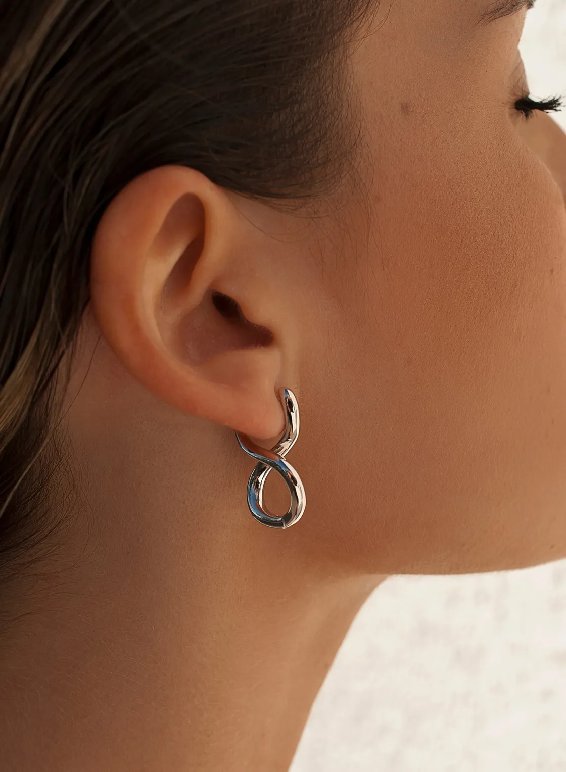 Pendientes Originales | LINEARGENT Pendientes originales de plata lisa diseño cruzado