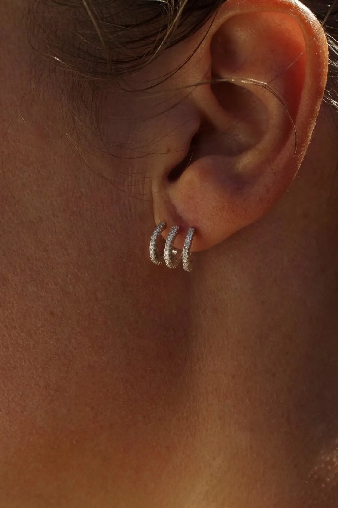 Pendientes Originales | LINEARGENT Pendientes originales diseño carril curvo de circonitas
