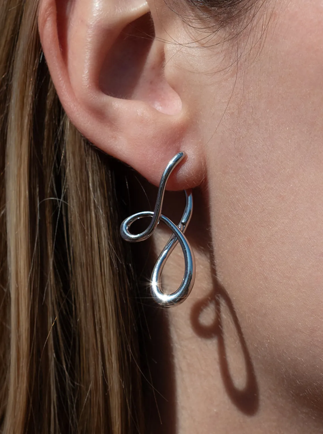 Pendientes Originales | LINEARGENT Pendientes originales en plata estilo liquido entrelazado