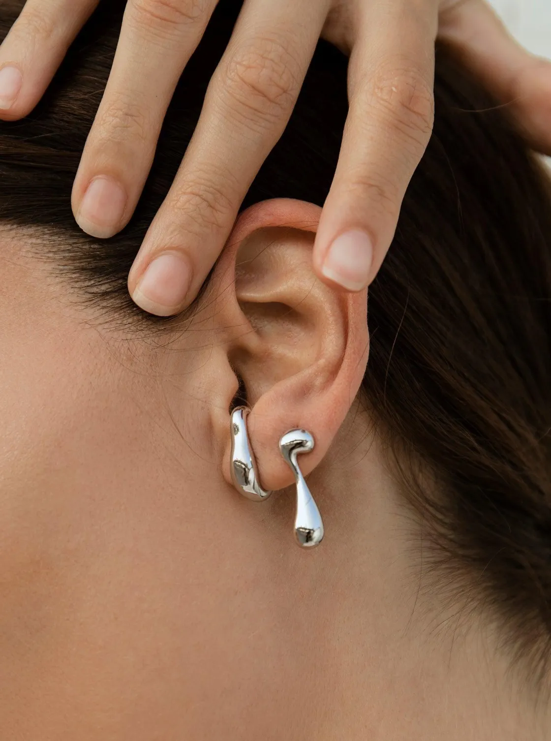 Pendientes Originales | LINEARGENT Pendientes originales soporte antitrago diseño líquido