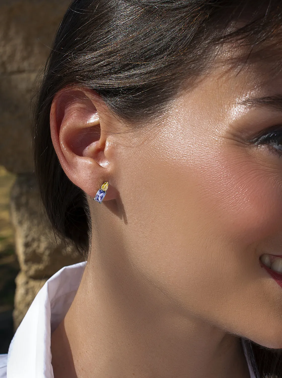 Pendientes De Piedras De Colores | Pendientes Pequeños | LINEARGENT Pendientes pequeños con gemas tono lavanda y amarillo