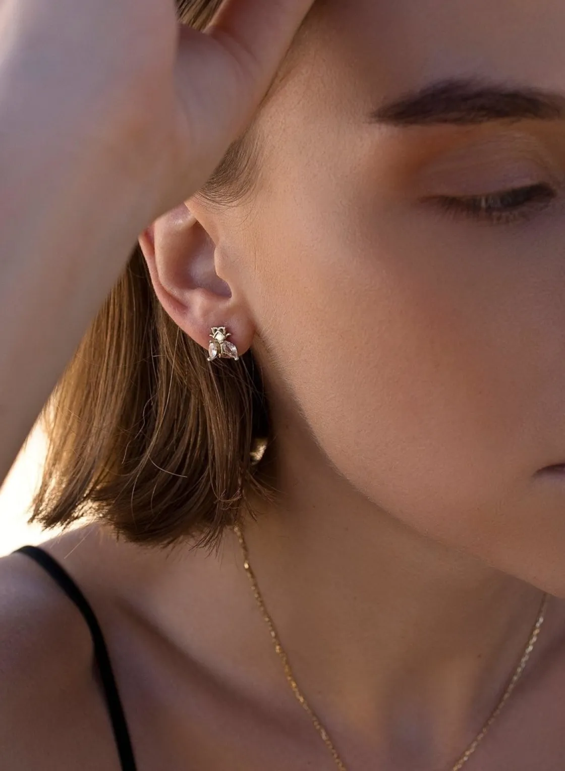 Pendientes Pequeños | LINEARGENT Pendientes pequeños de plata baño oro diseño mosca