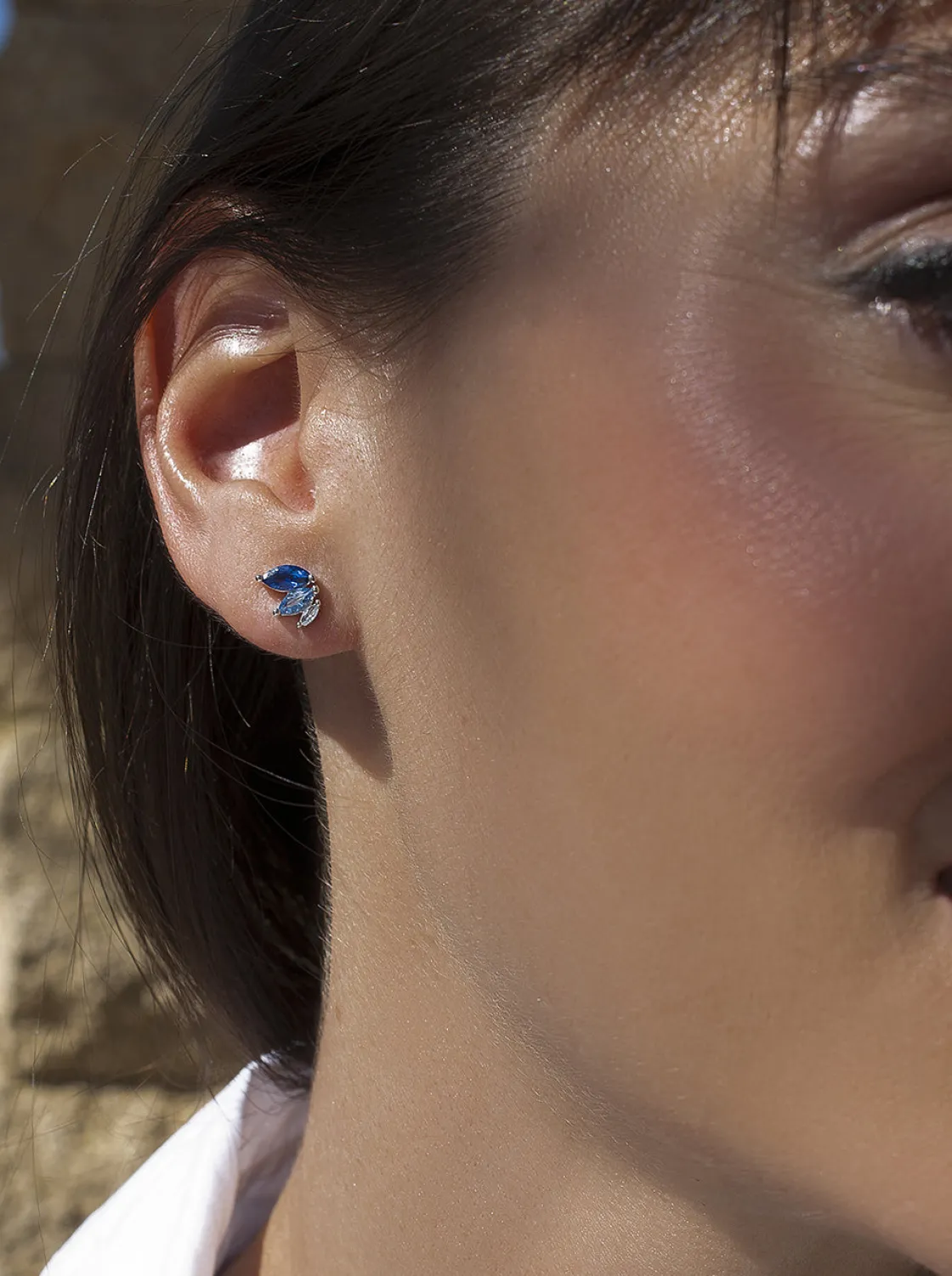 Pendientes Pequeños | LINEARGENT Pendientes pequeños de plata con gemas en tonos azul