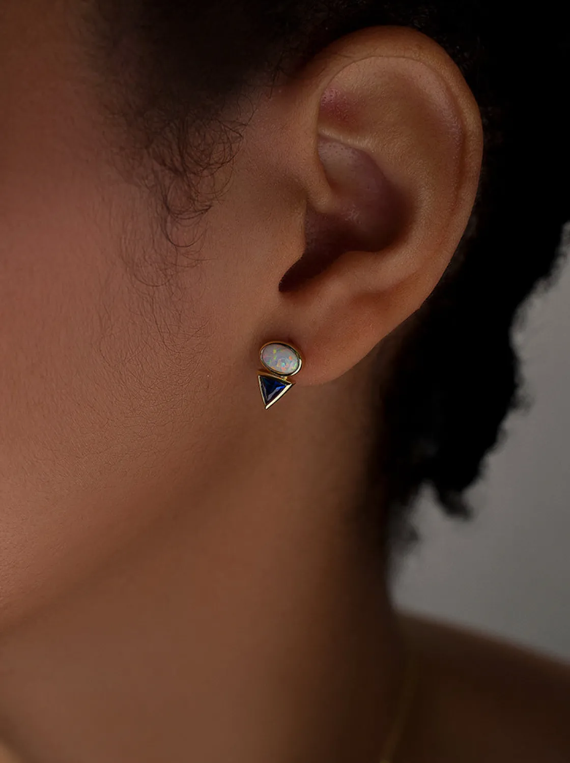 Pendientes De Piedras De Colores | Pendientes Pequeños | LINEARGENT Pendientes pequeños de plata diseño ópalo y zafiro