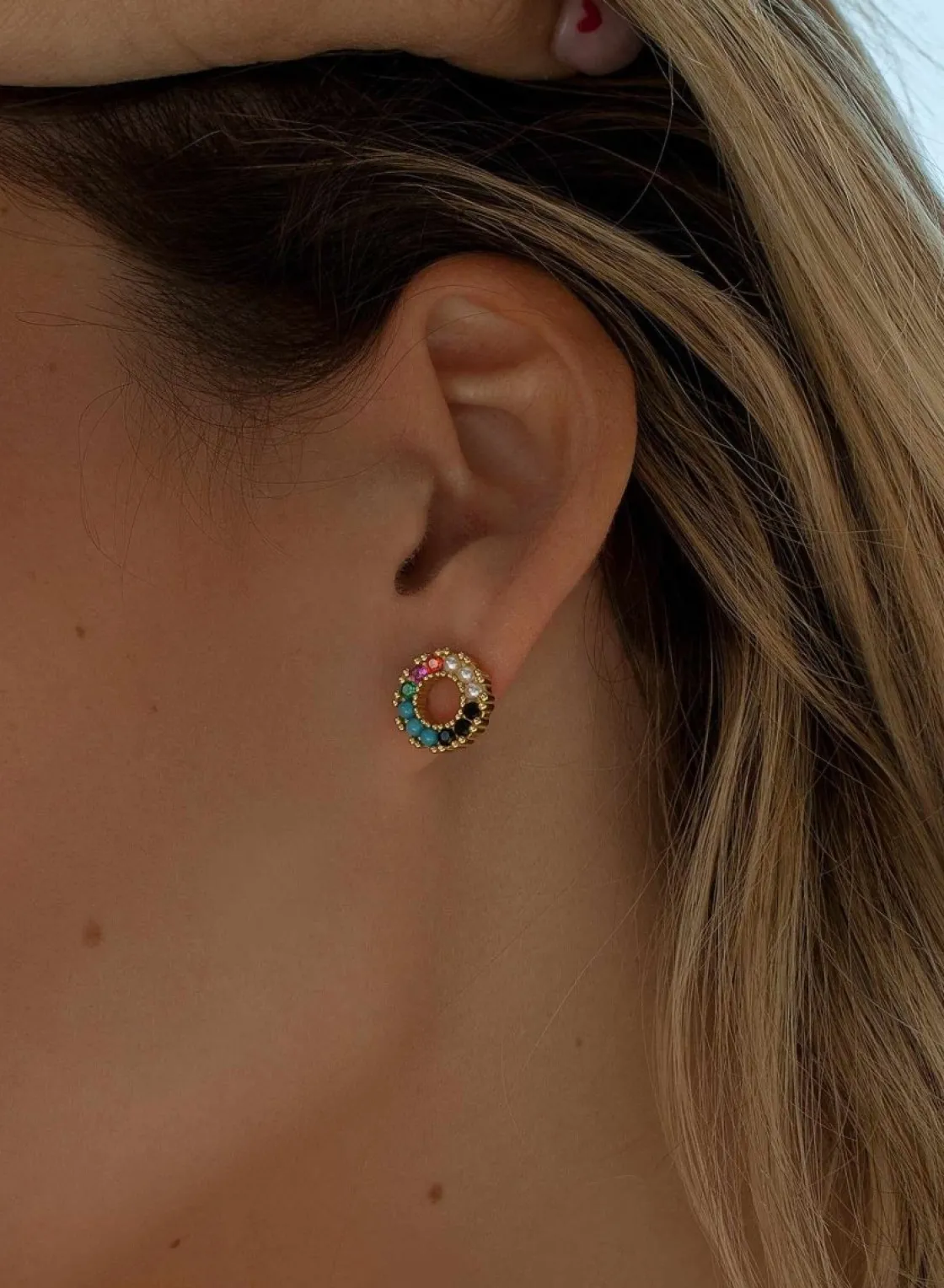 Pendientes Pequeños | LINEARGENT Pendientes pequeños dorados con piedras de colores