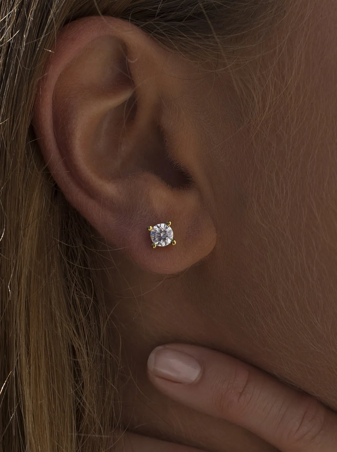 Pendientes Pequeños | LINEARGENT Pendientes pequeños plata baño dorado diseño 4 garras con circonita