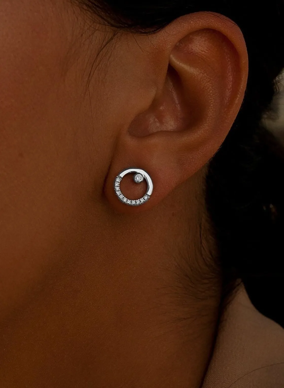 Pendientes Pequeños | LINEARGENT Pendientes pequeños plata brillantes circulares con circonita central