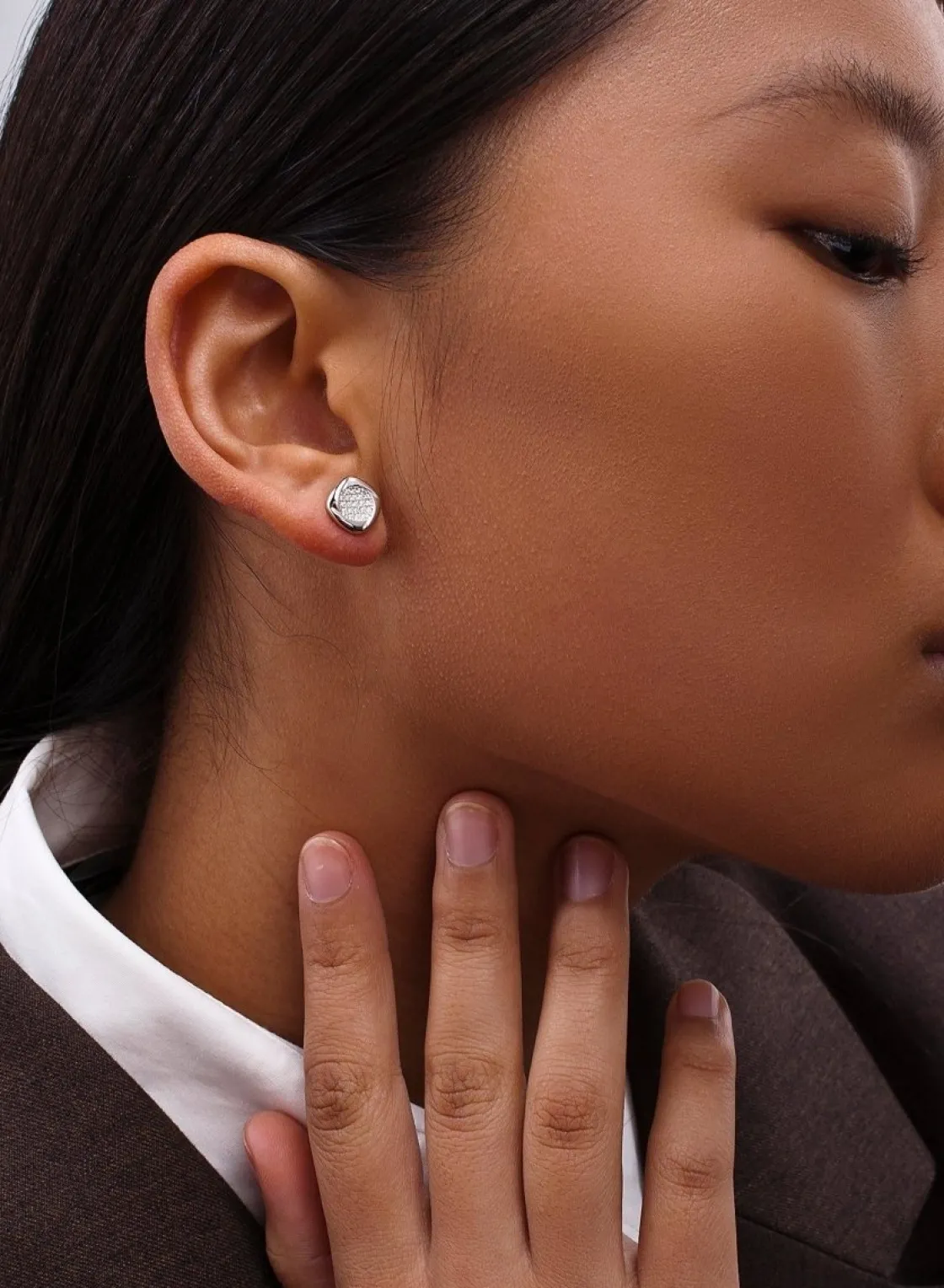 Pendientes Pequeños | LINEARGENT Pendientes pequeños plata brillantes con silueta circular y circonitas