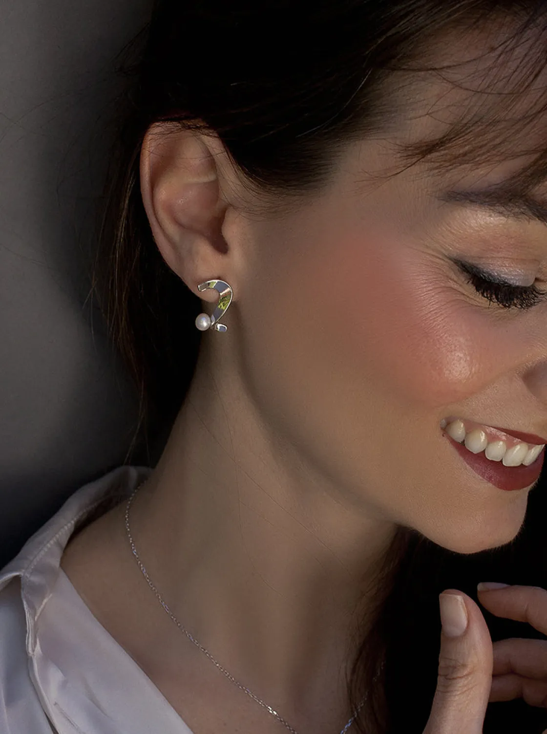 Pendientes Perlas | LINEARGENT Pendientes perla diseño serpentina con una perla