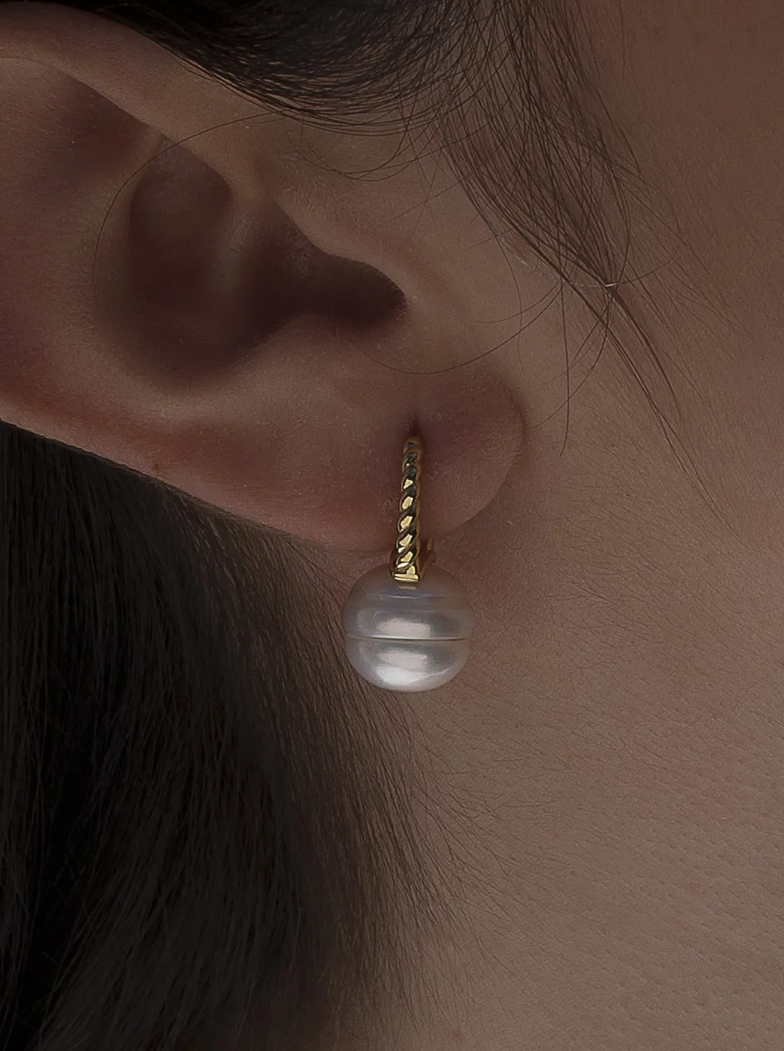 Pendientes Perlas | LINEARGENT Pendientes perlas de plata bañada en oro diseño espiga con perla barroca