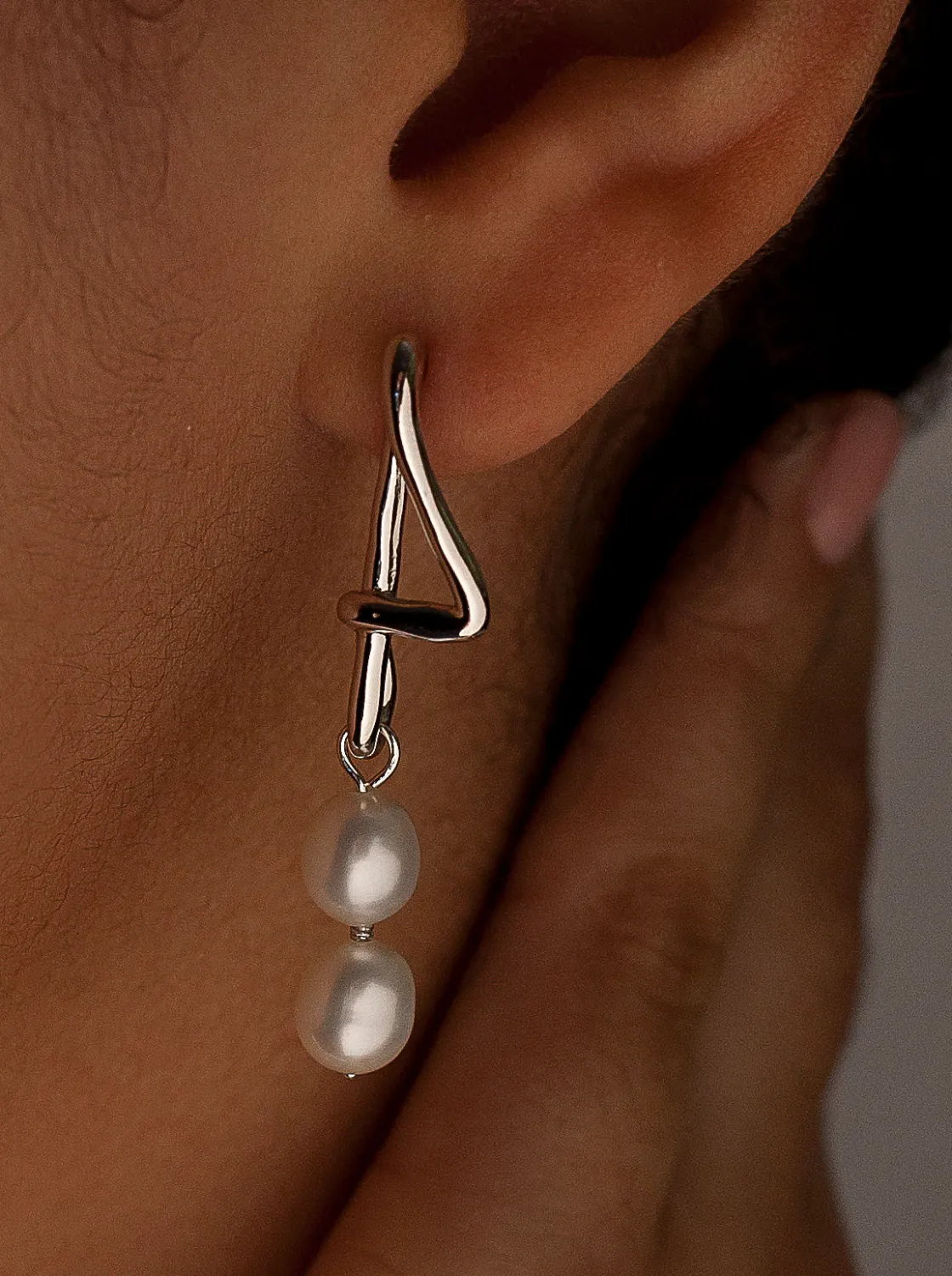 Pendientes Perlas | LINEARGENT Pendientes perlas de plata con diseño geomérico