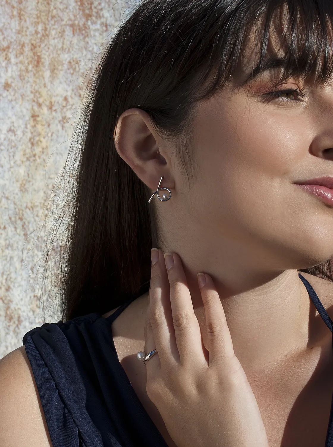 Pendientes Perlas | LINEARGENT Pendientes perlas de plata diseño tirabuzón con perla