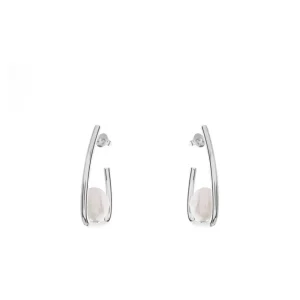 Pendientes Perlas | LINEARGENT Pendientes perlas diseño geométrico detalle de perla y plata lisa