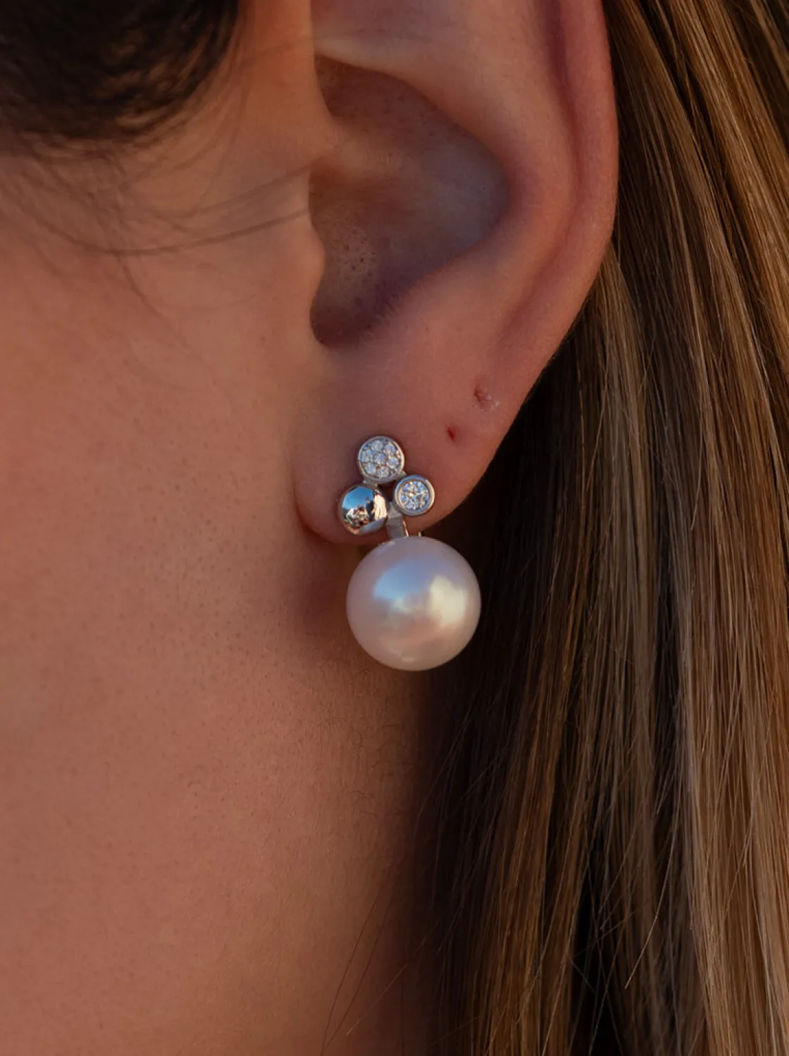 Pendientes Perlas | Pendientes Pequeños | LINEARGENT Pendientes tu y yo diseño perla detalles de circonita y plata lisa