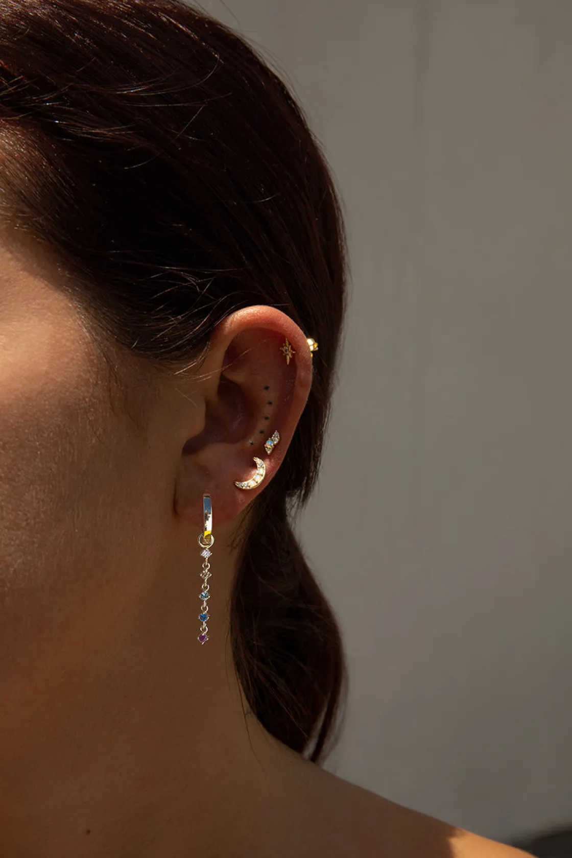 Segundo Pendiente | LINEARGENT Piercing de plata baño dorado con diseño luna