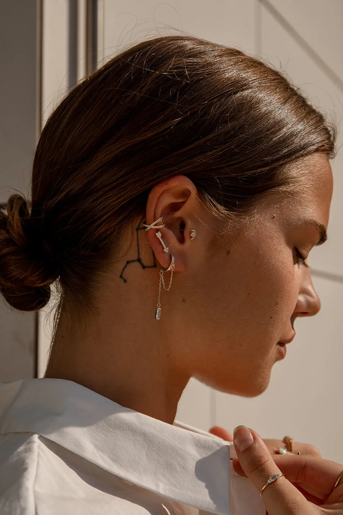 Segundo Pendiente | LINEARGENT Piercing de plata baño dorado diseño mini luna y circonitas