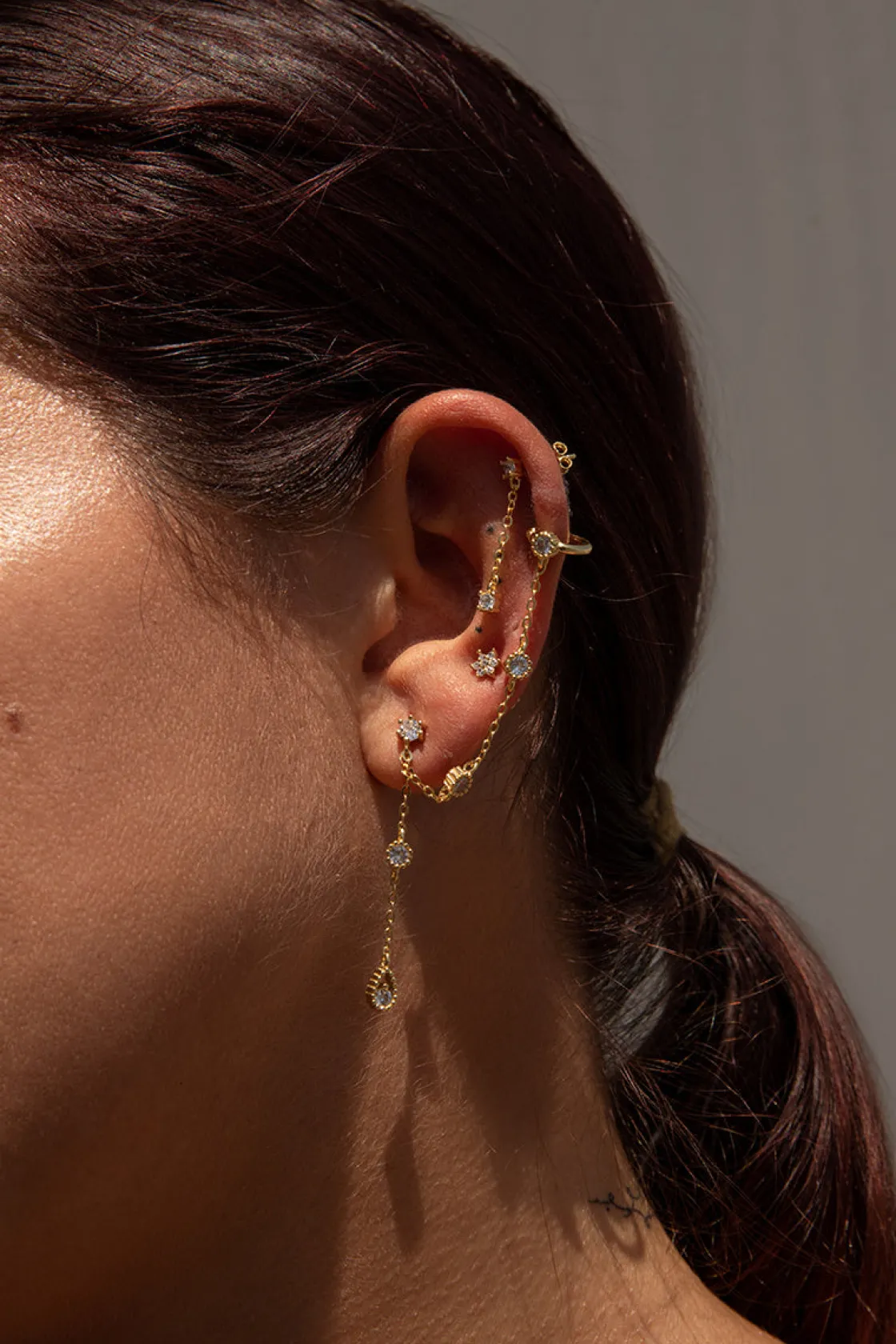 Segundo Pendiente | LINEARGENT Piercing de plata con aro y cadenas con circonitas