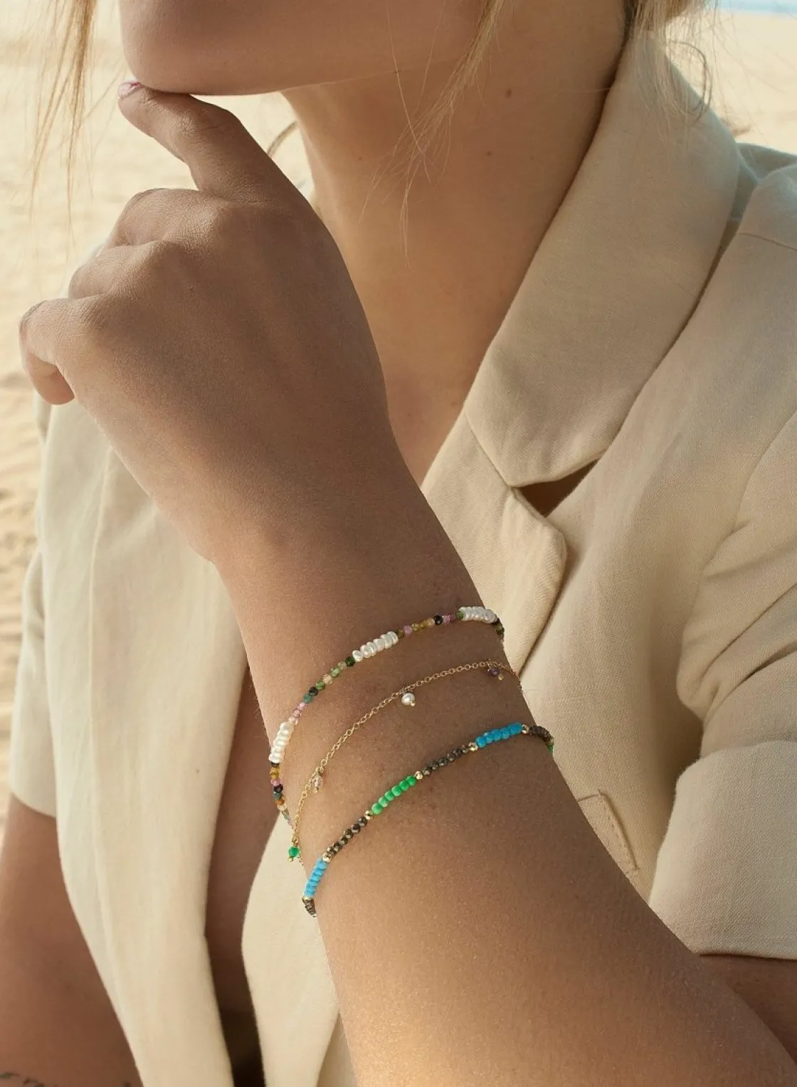Pulsera De Bolas | LINEARGENT Pulsera de bolas compuesta por cuatro brazaletes