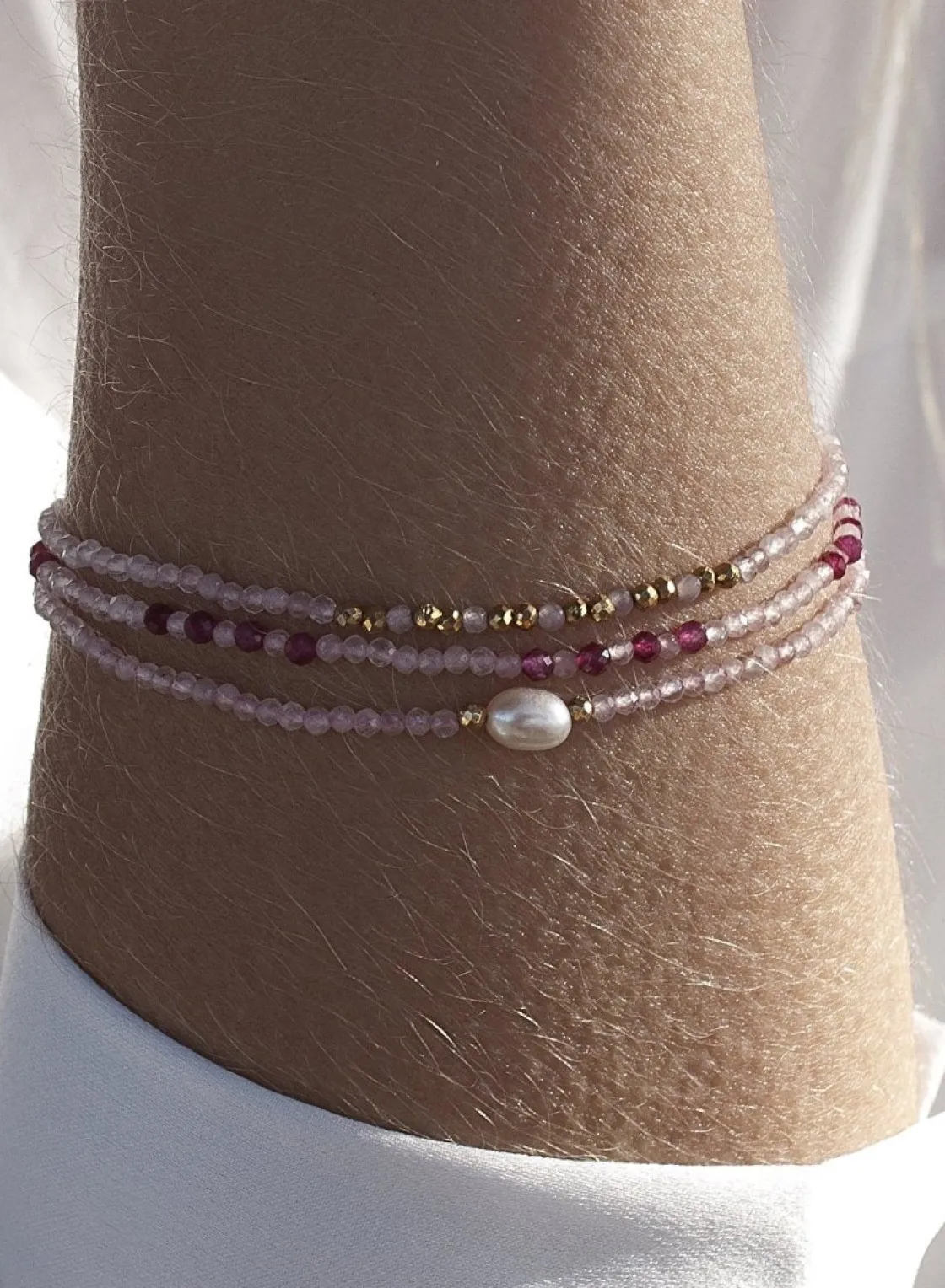 Pulsera De Bolas | Pulseras Con Piedras | LINEARGENT Pulsera de bolas diseño de tres brazaletes con cuarzo rosa
