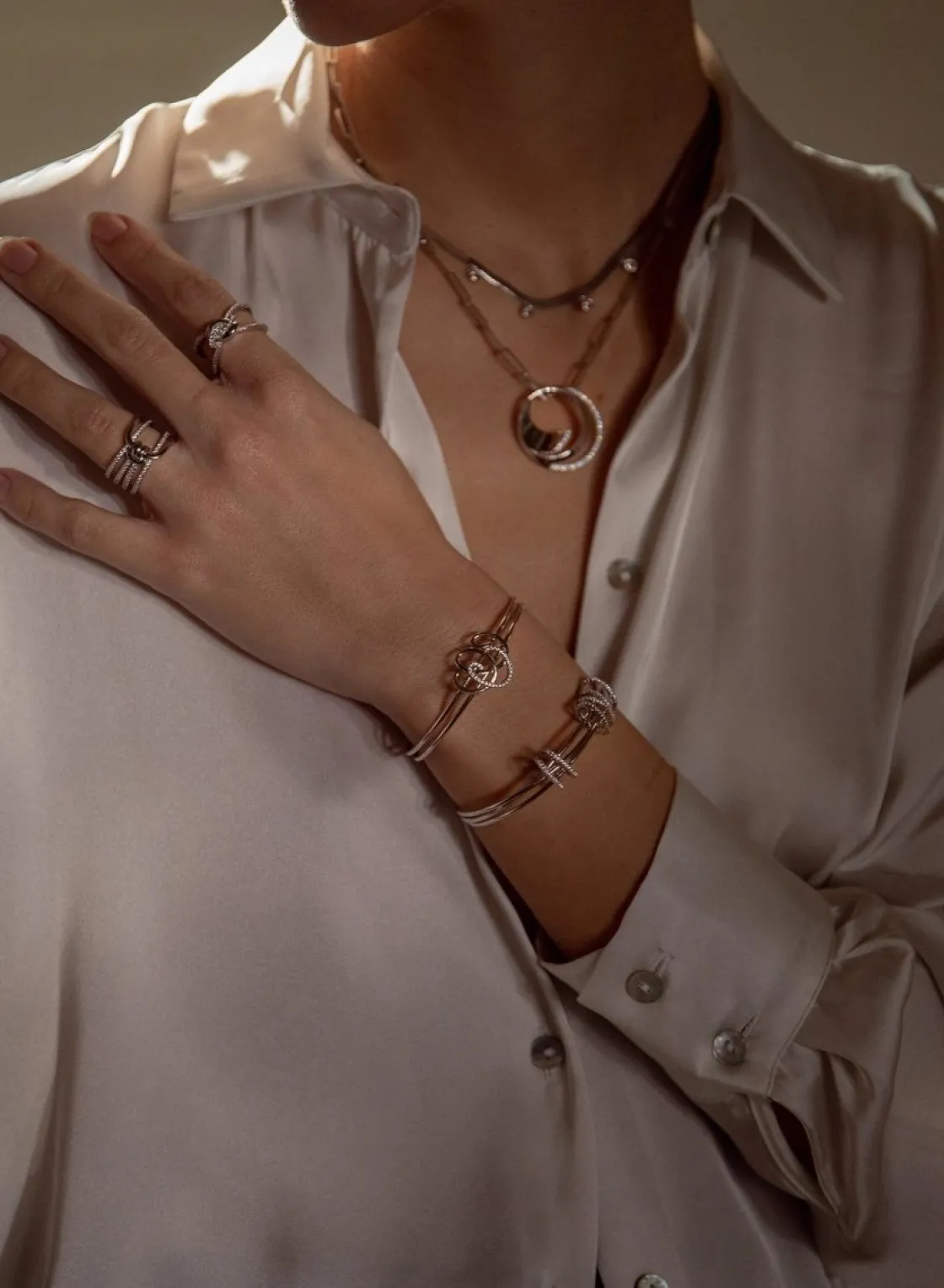 Pulseras Esclavas | LINEARGENT Pulsera esclava de plata diseño círculos enredados de circonita
