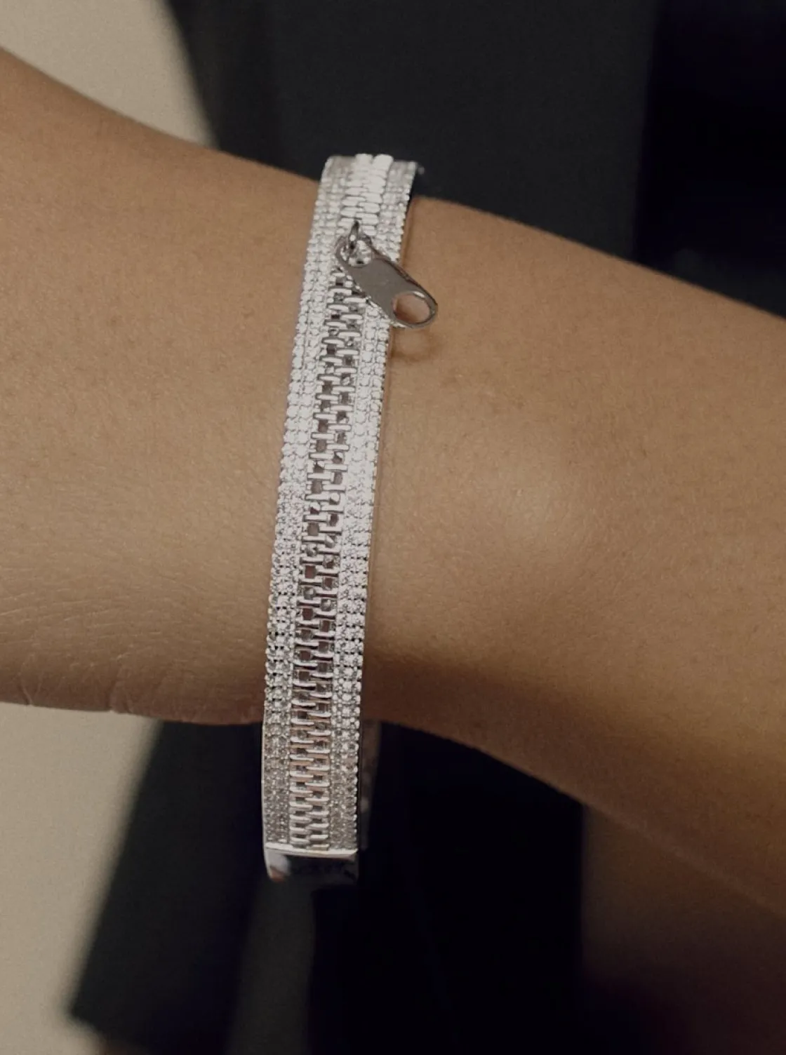 Pulseras Esclavas | LINEARGENT Pulsera esclava de plata diseño cremallera y circonita